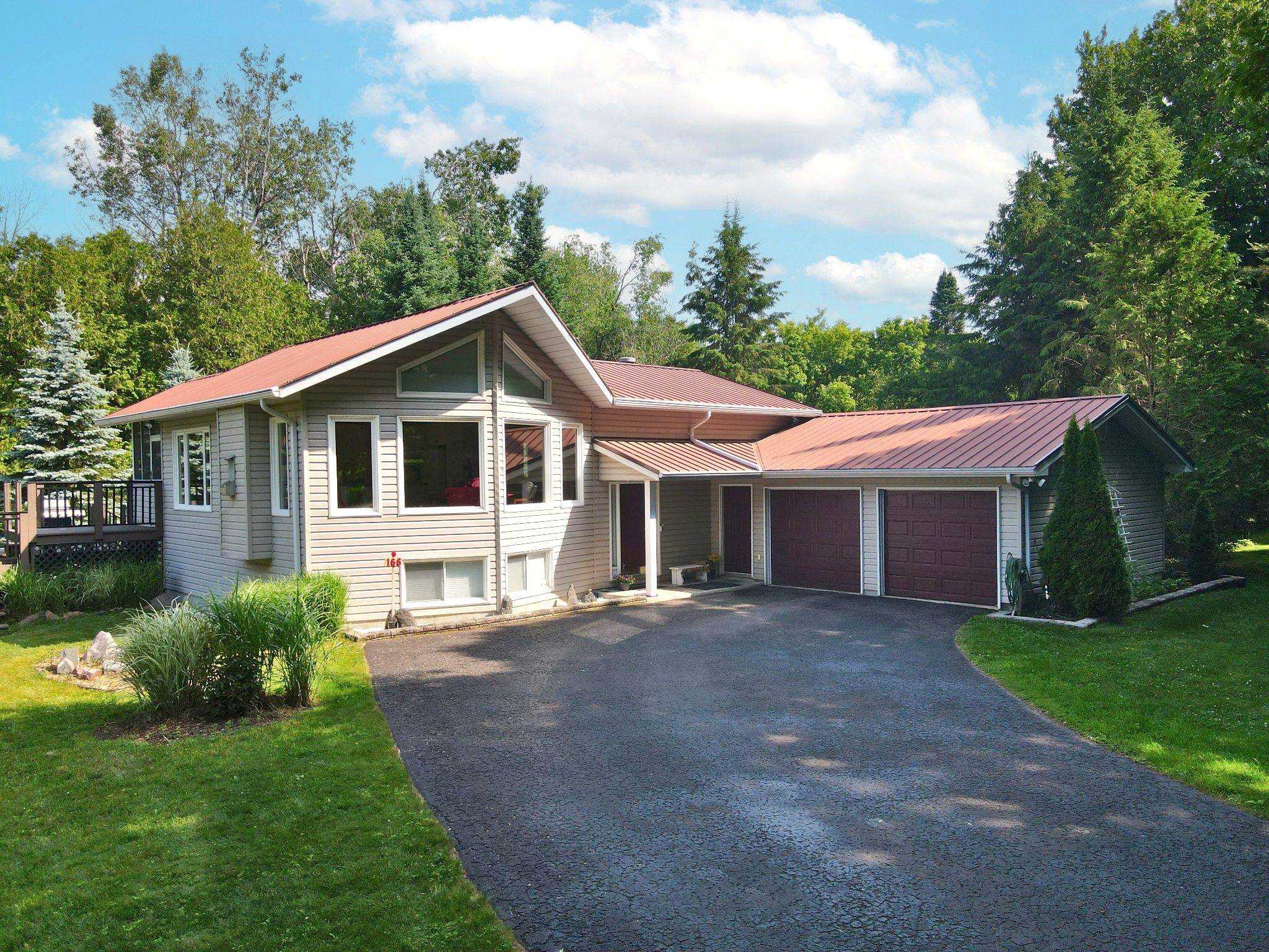 166 Albin RD, Tay, ON L0K 2C0