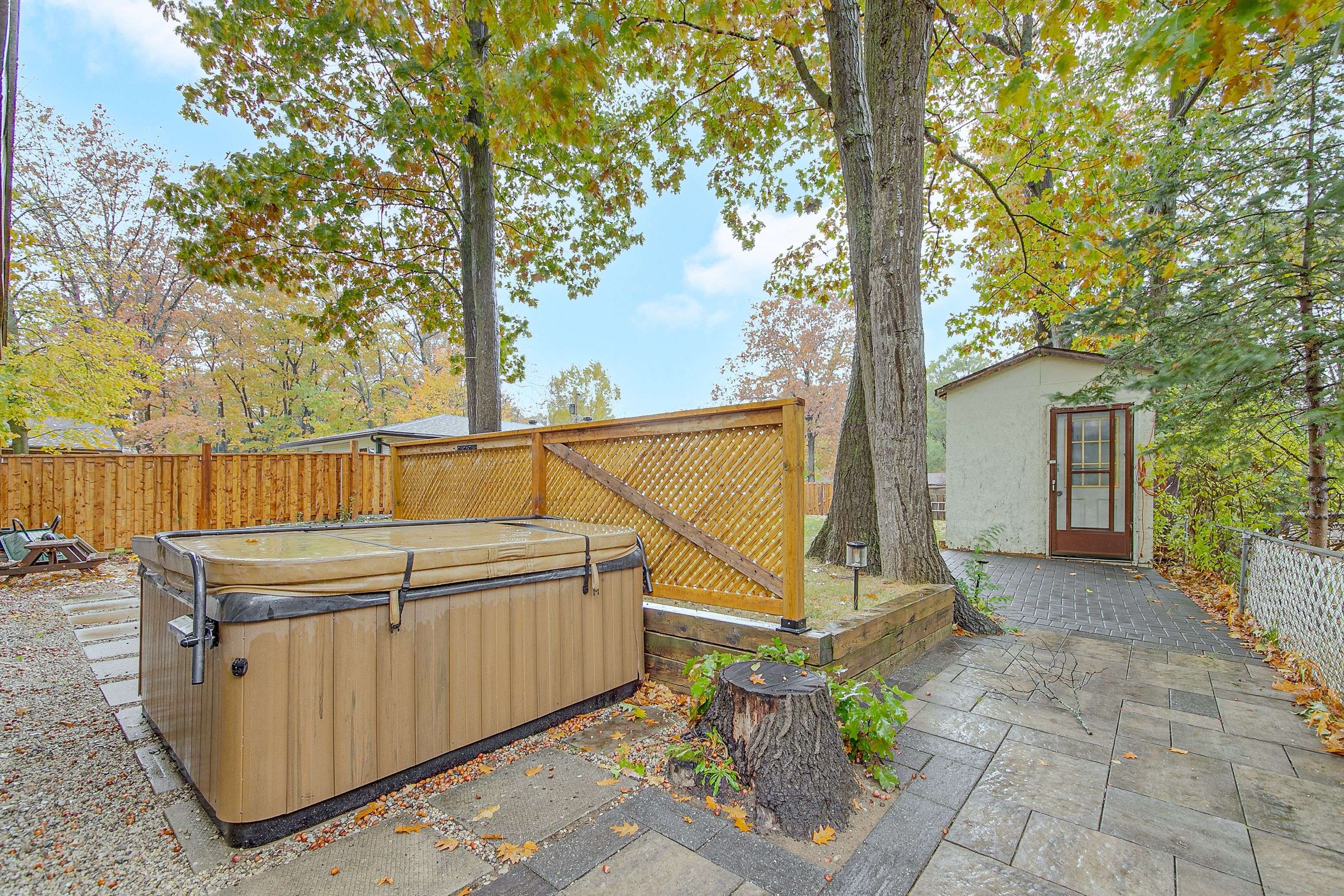 Wasaga Beach, ON L9Z 2A8,70 Knox RD W