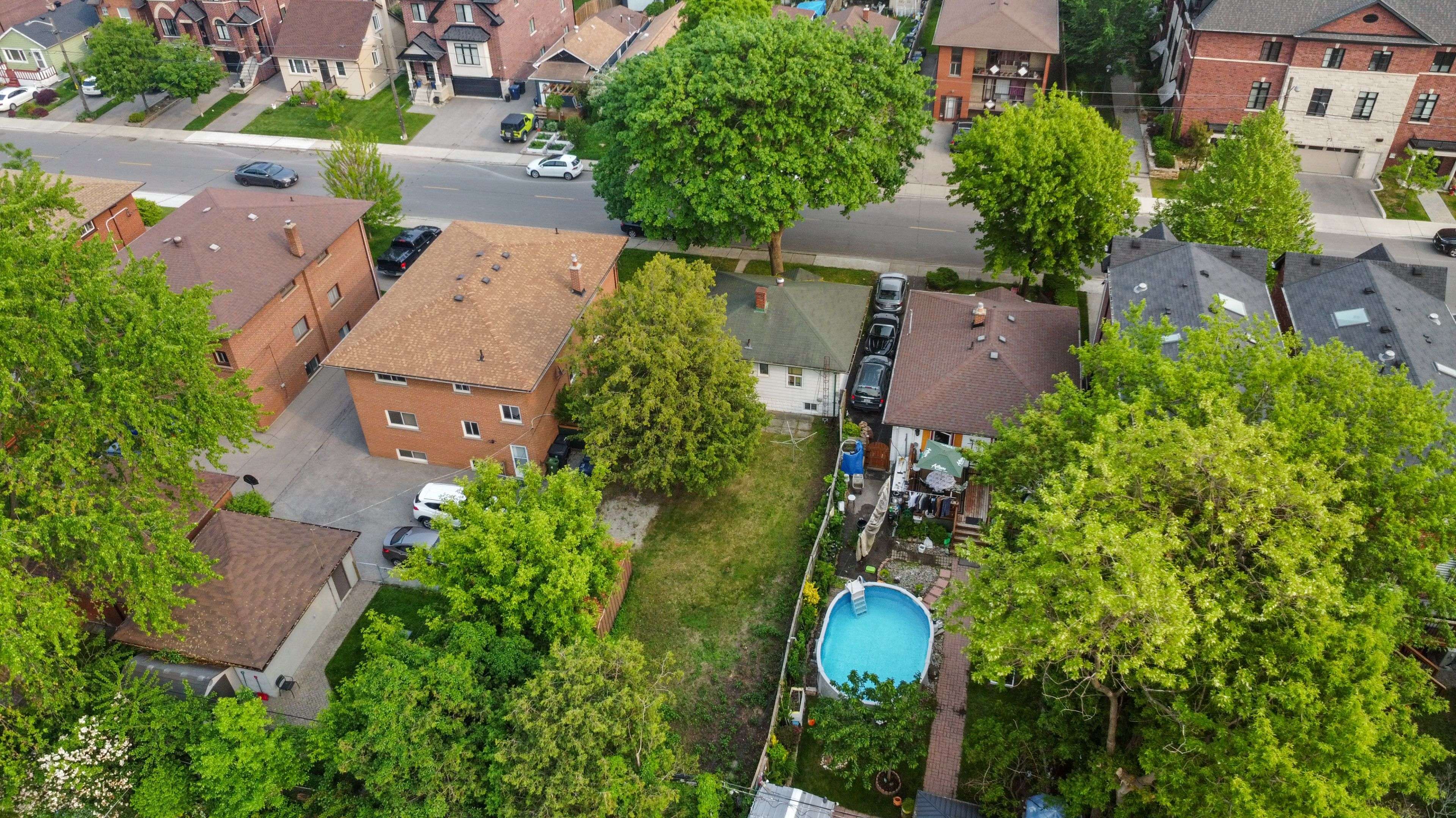 Toronto W06, ON M8W 1S4,62 Elder AVE