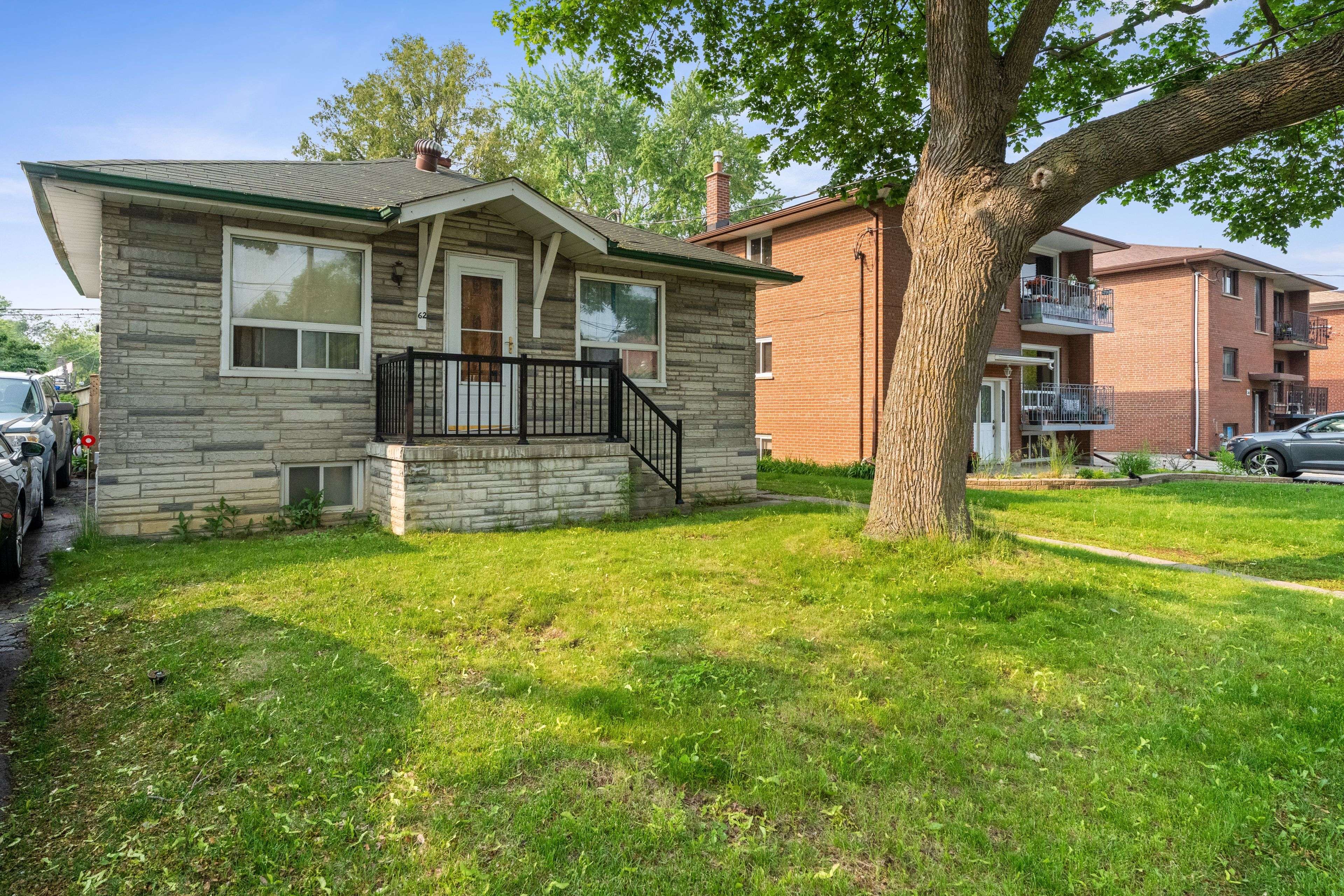 Toronto W06, ON M8W 1S4,62 Elder AVE