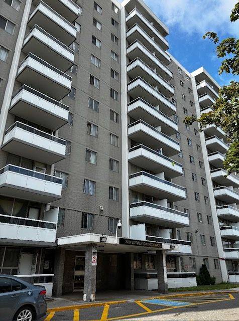 200 Lotherton Pathway #508, Toronto W04, ON M6B 2G8