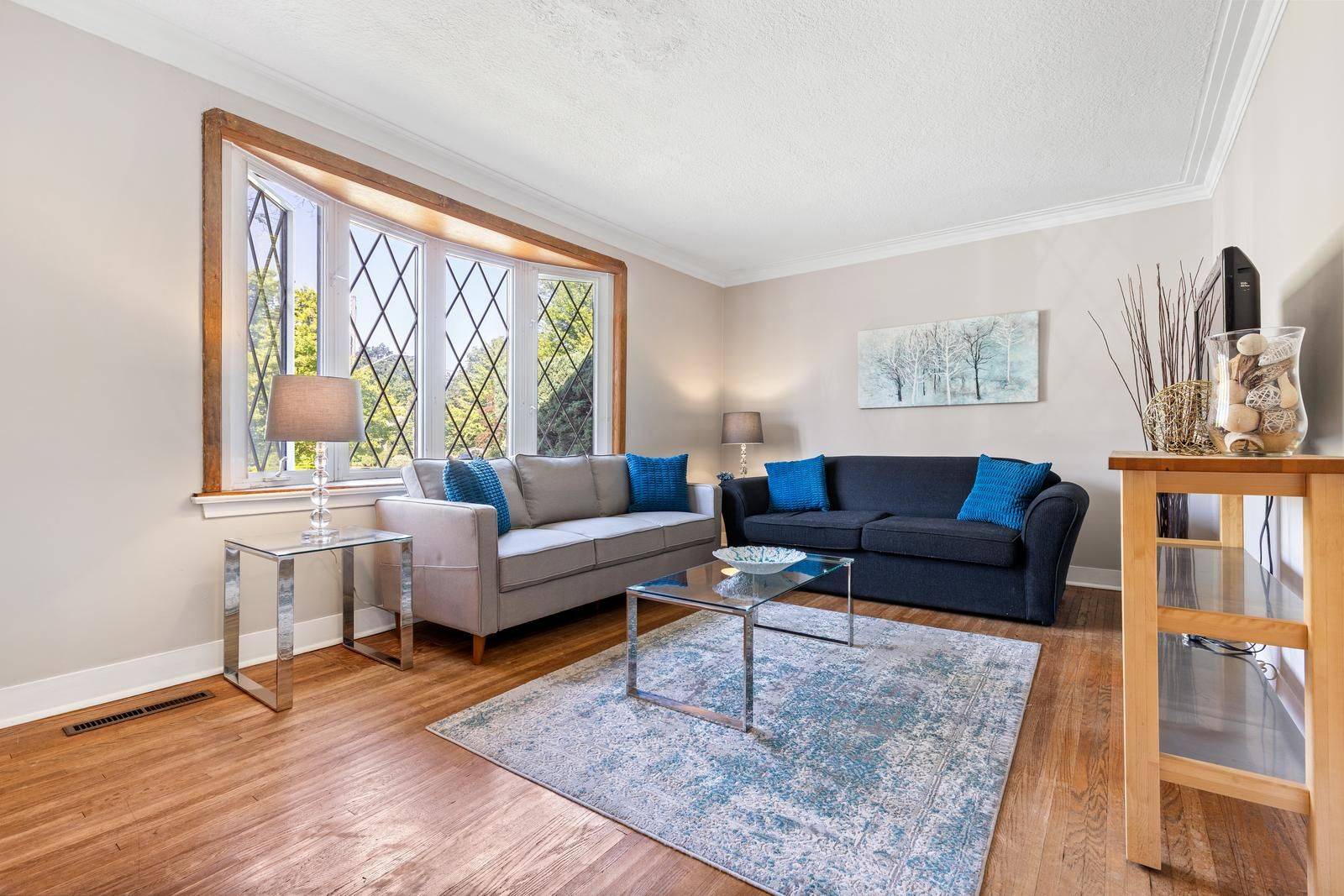 Toronto W06, ON M8W 3Z6,31 Westleigh CRES