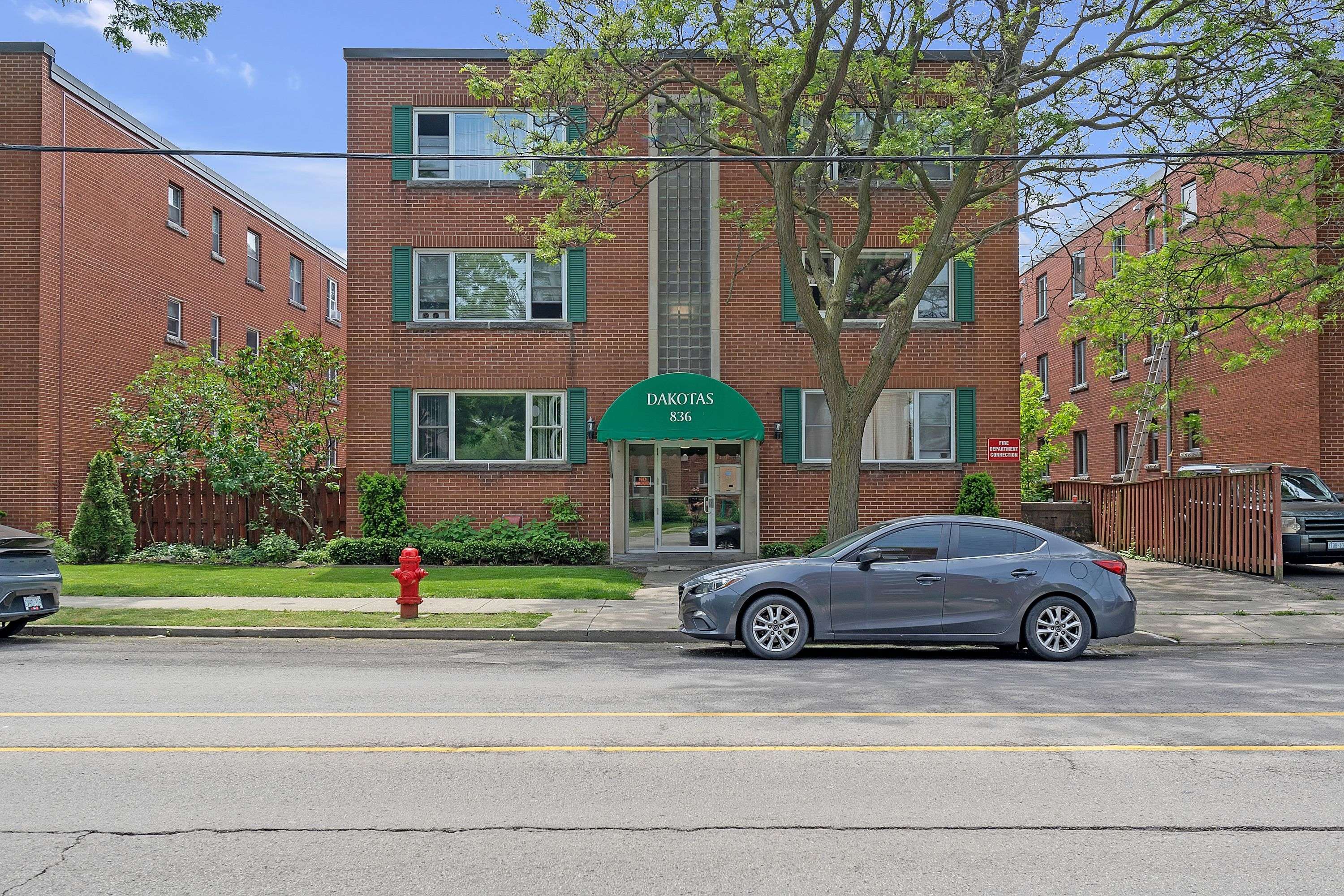 Hamilton, ON L8V 1E2,836 Concession ST #309