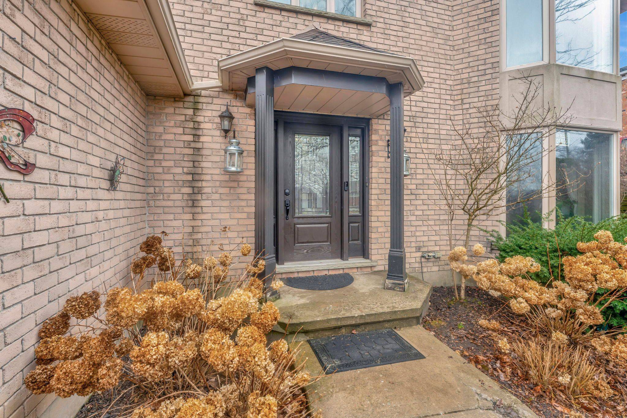 Haldimand, ON N3W 1G1,259 Haddington ST