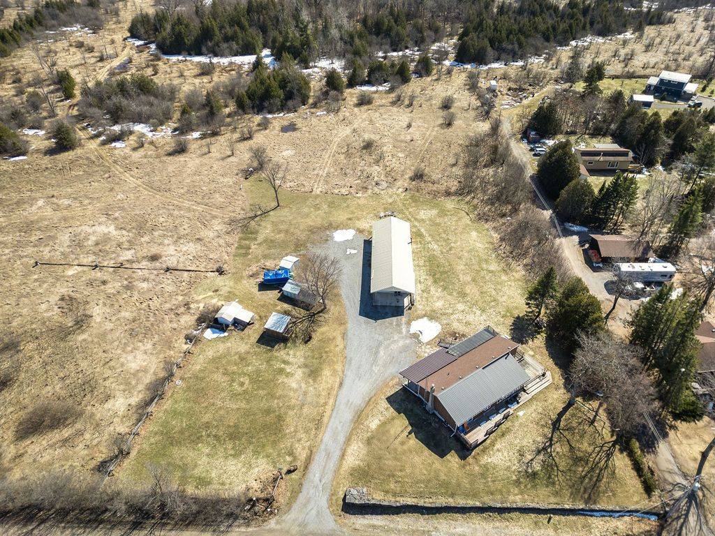 Kawartha Lakes, ON K0M 1L0,53 Maple Grove RD