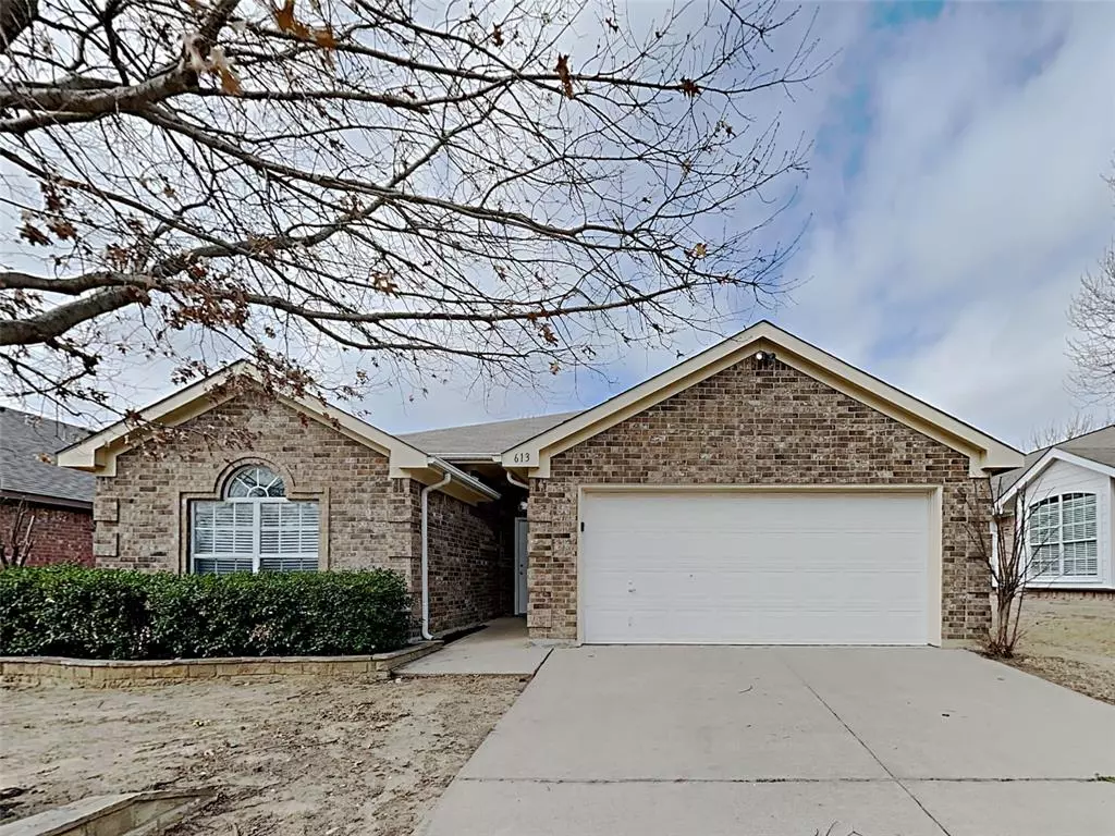 Saginaw, TX 76179,613 Oak Hollow Trail