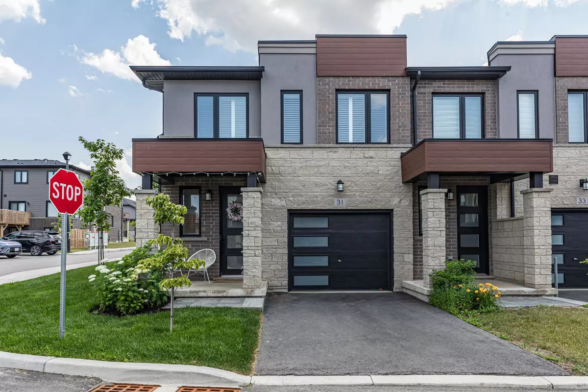 Hamilton, ON L9C 0E9,31 Southam LN