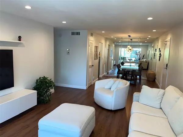 Fort Lauderdale, FL 33308,6289 Bay Club DR. #3