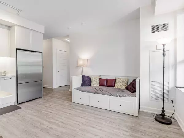 Innisfil, ON L9S 0M3,333 Sea Ray AVE #D113