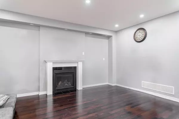 Brampton, ON L7A 0G4,11 Magical RD