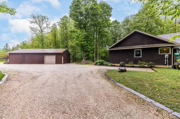 Georgian Bluffs, ON N0H 2T0,019249 6 HWY