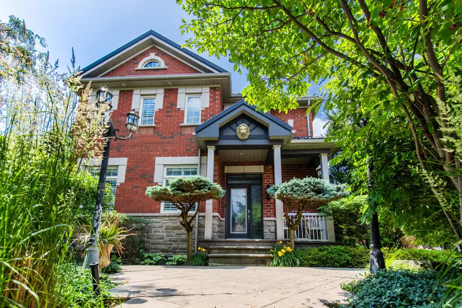 6740 Tattinger AVE E, Mississauga, ON L5W 1P4