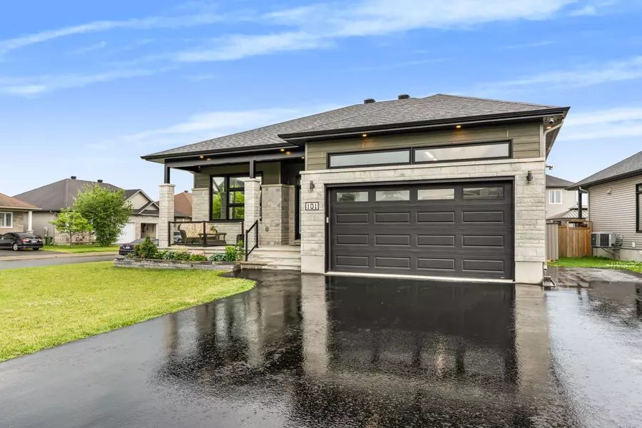 101 Lyon ST, Russell, ON K0A 1W0