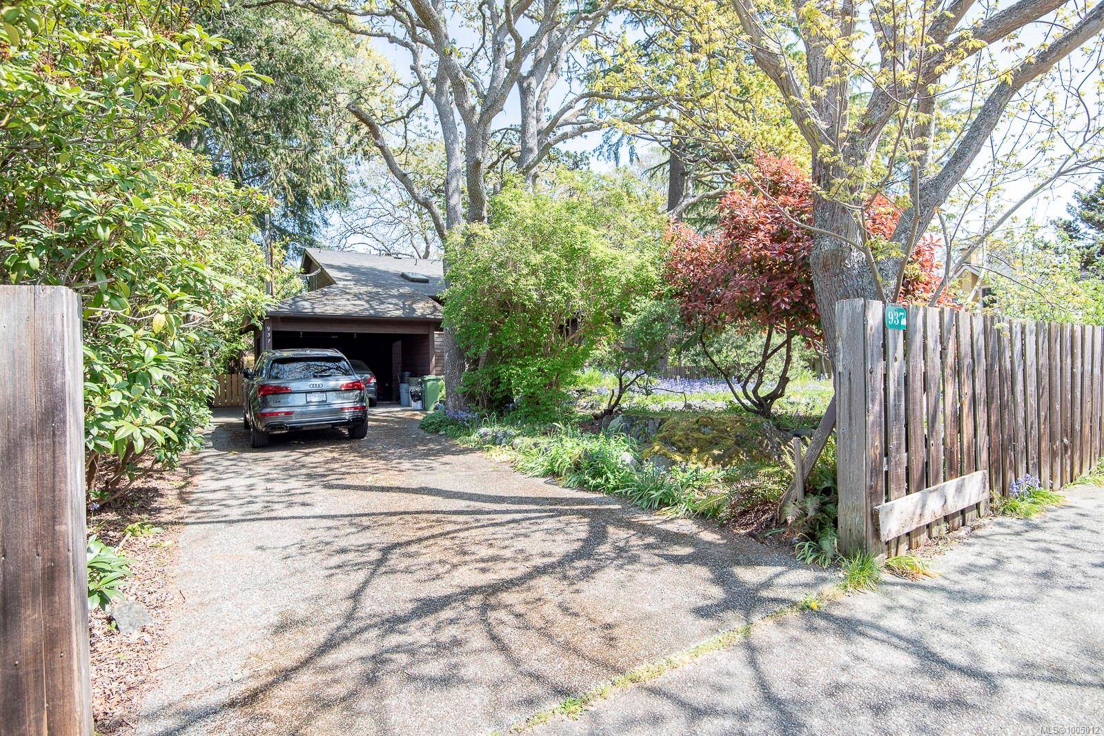 Victoria, BC V8S 3R5,937 Pemberton Rd