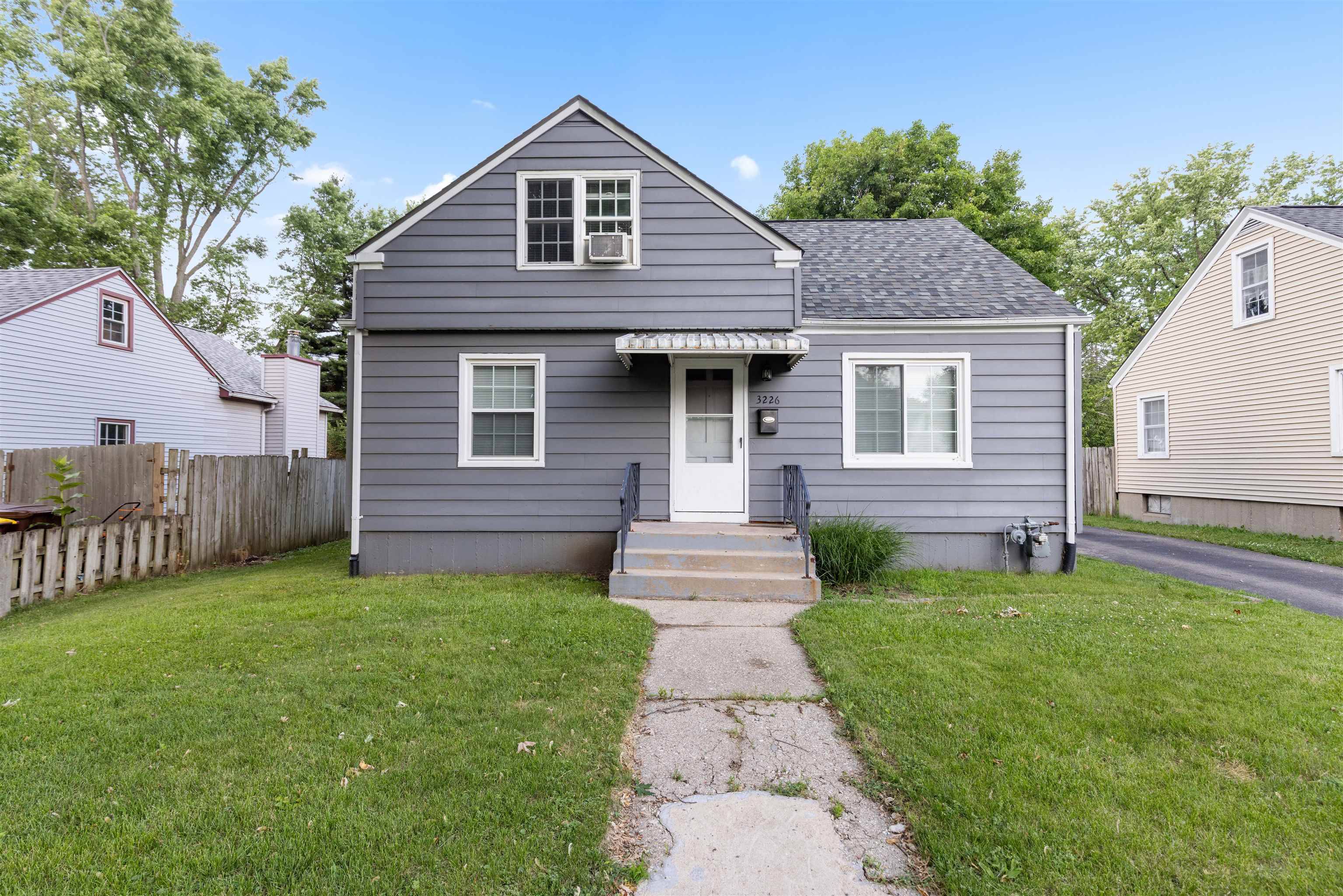 3226 Carolina Avenue, Rockford, IL 61108