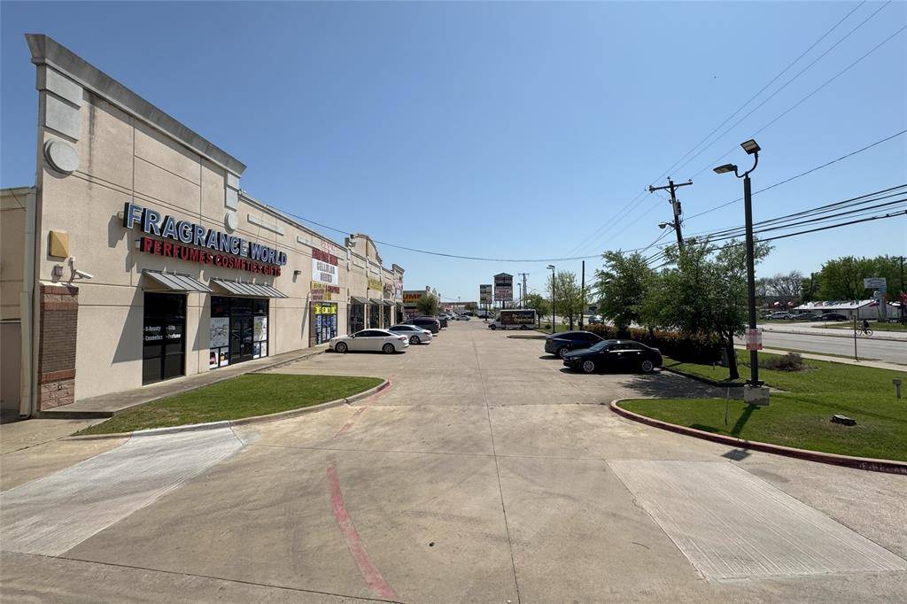 Dallas, TX 75229,11526 Harry Hines Boulevard