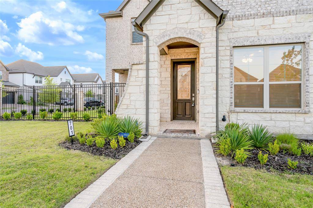 Arlington, TX 76005,701 Prairie Falcon Drive