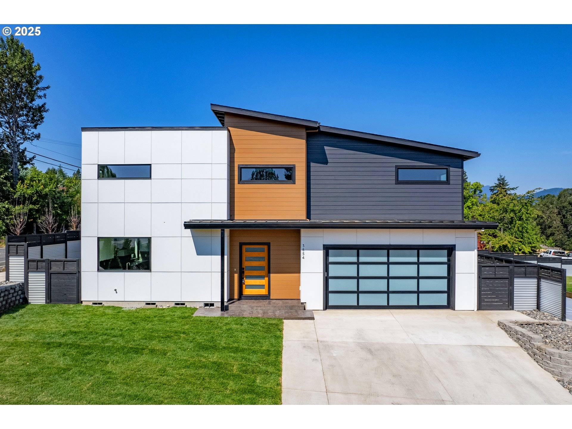 Hood River, OR 97031,3854 May ST