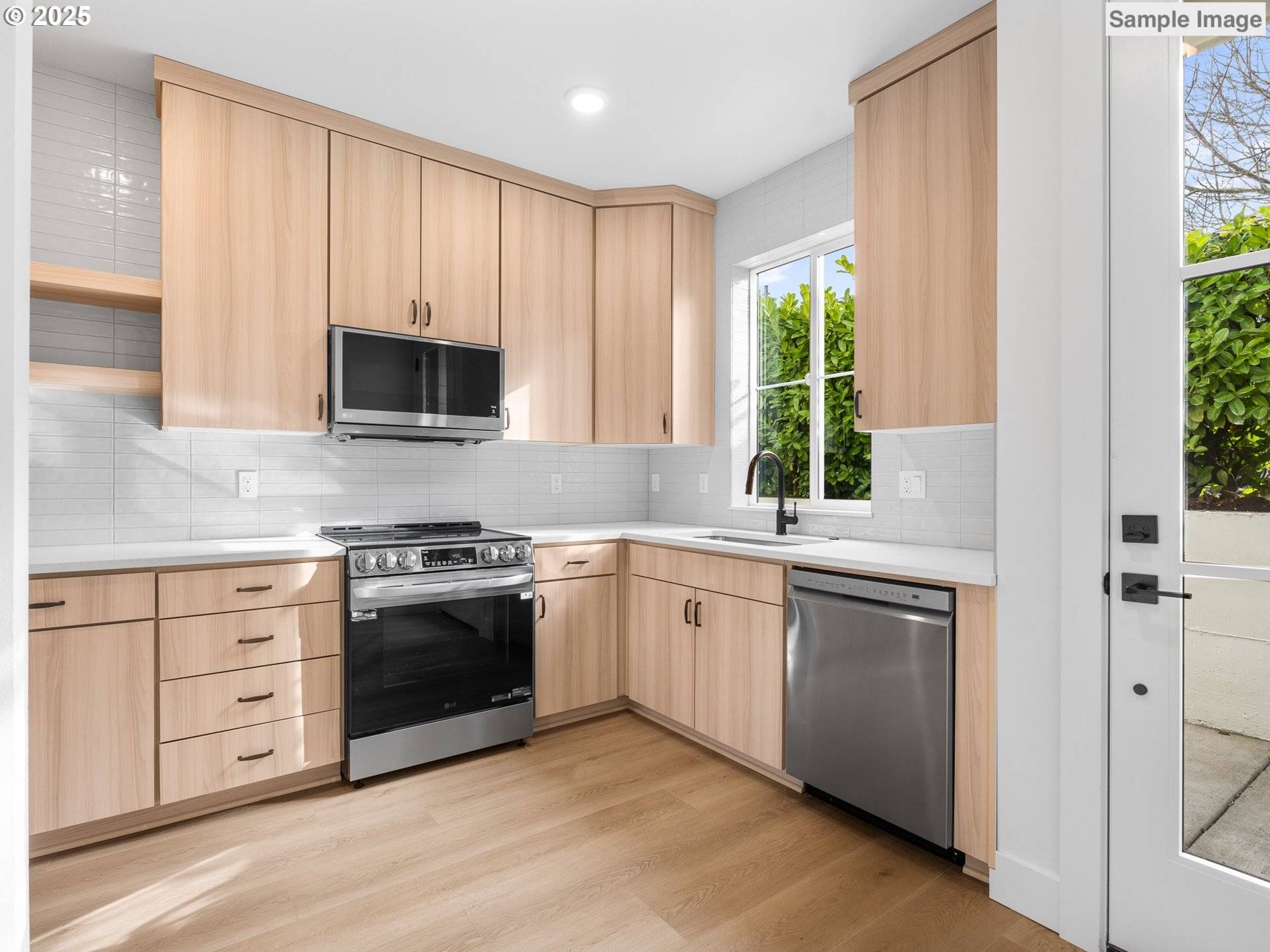 Portland, OR 97202,4079 SE Milwaukie AVE #5