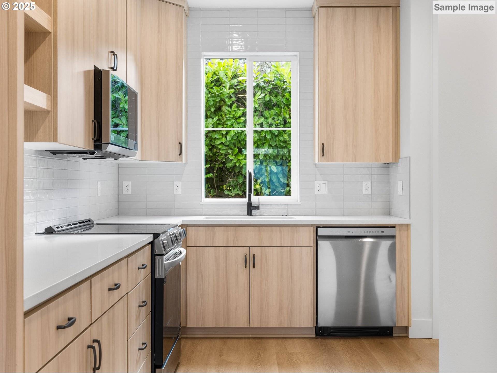 Portland, OR 97202,4079 SE Milwaukie AVE #5