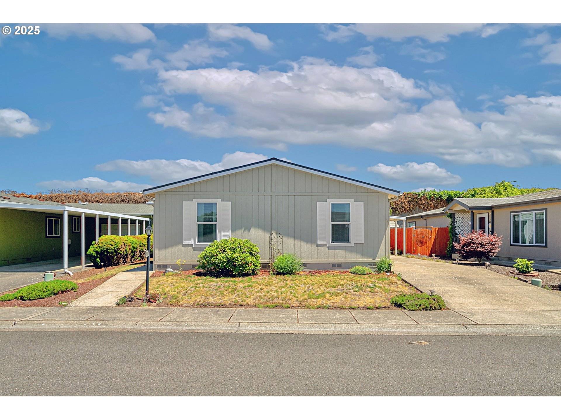 Eugene, OR 97401,3700 BABCOCK LN #123