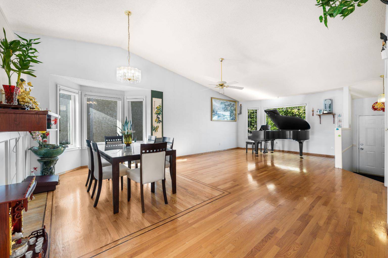 Calgary, AB T3H2X8,6206 Sierra Morena BLVD Southwest
