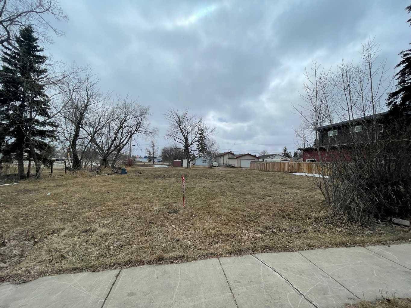 Grande Prairie, AB T8V 0L2,10011 95 AVE