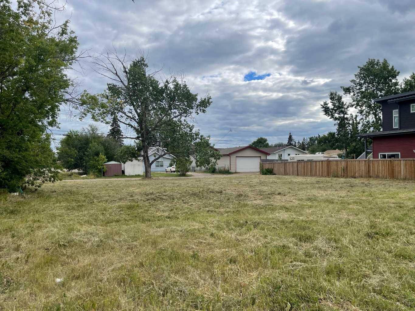 Grande Prairie, AB T8V 0L2,10011 95 AVE