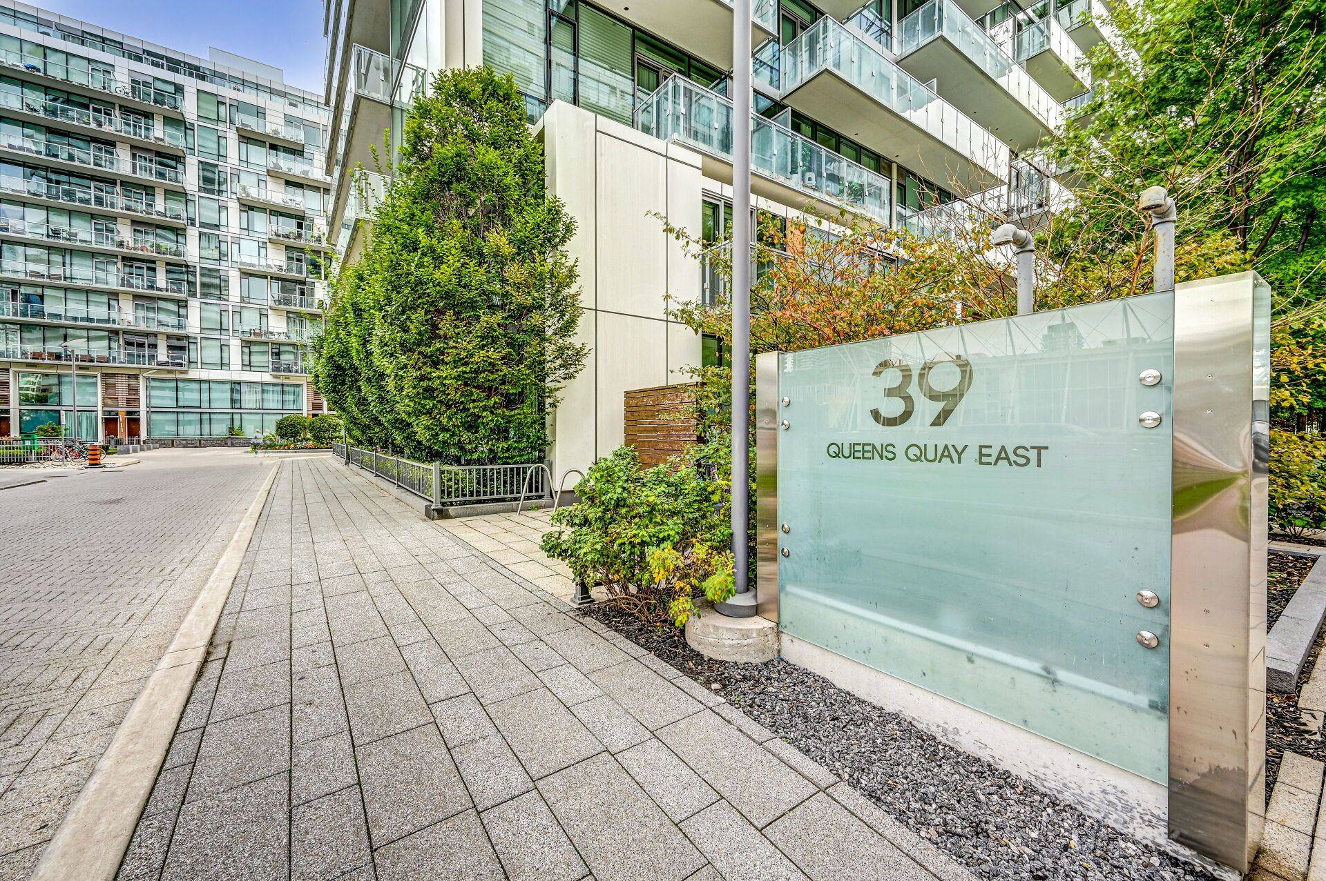 Toronto C08, ON M5E 0A5,39 Queens Quay E #728
