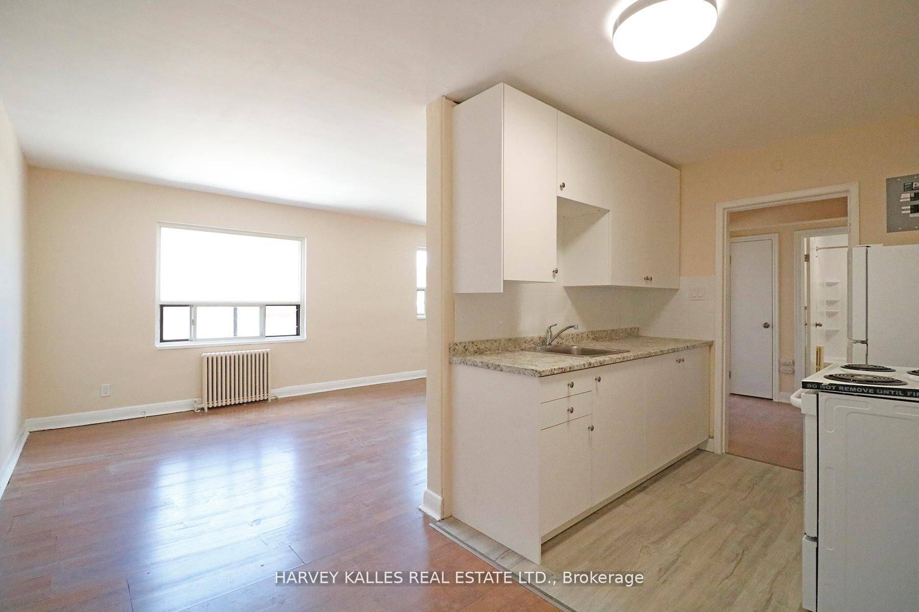 Toronto E04, ON M1L 1T4,650 Dawes RD #203