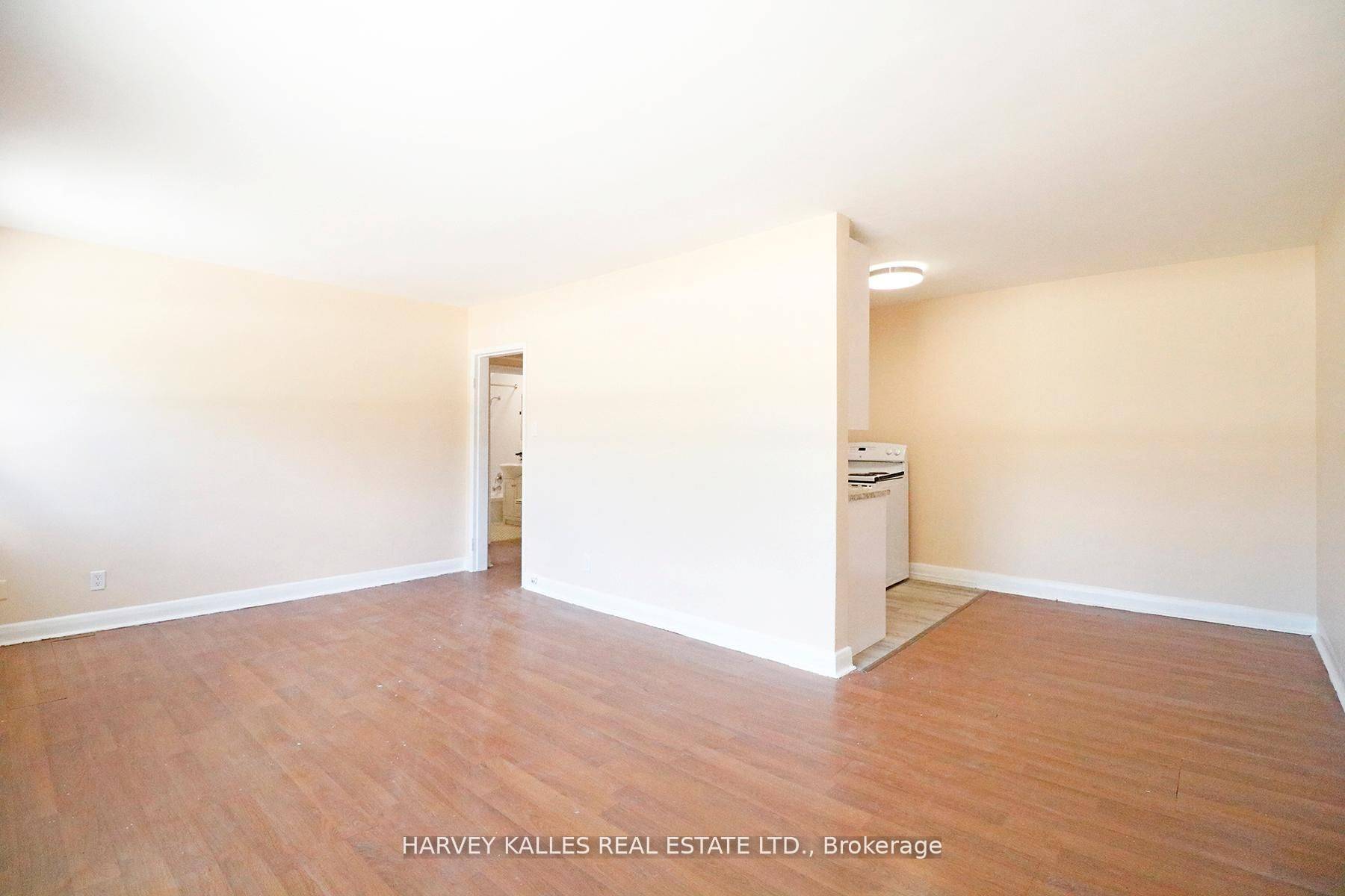 Toronto E04, ON M1L 1T4,650 Dawes RD #203