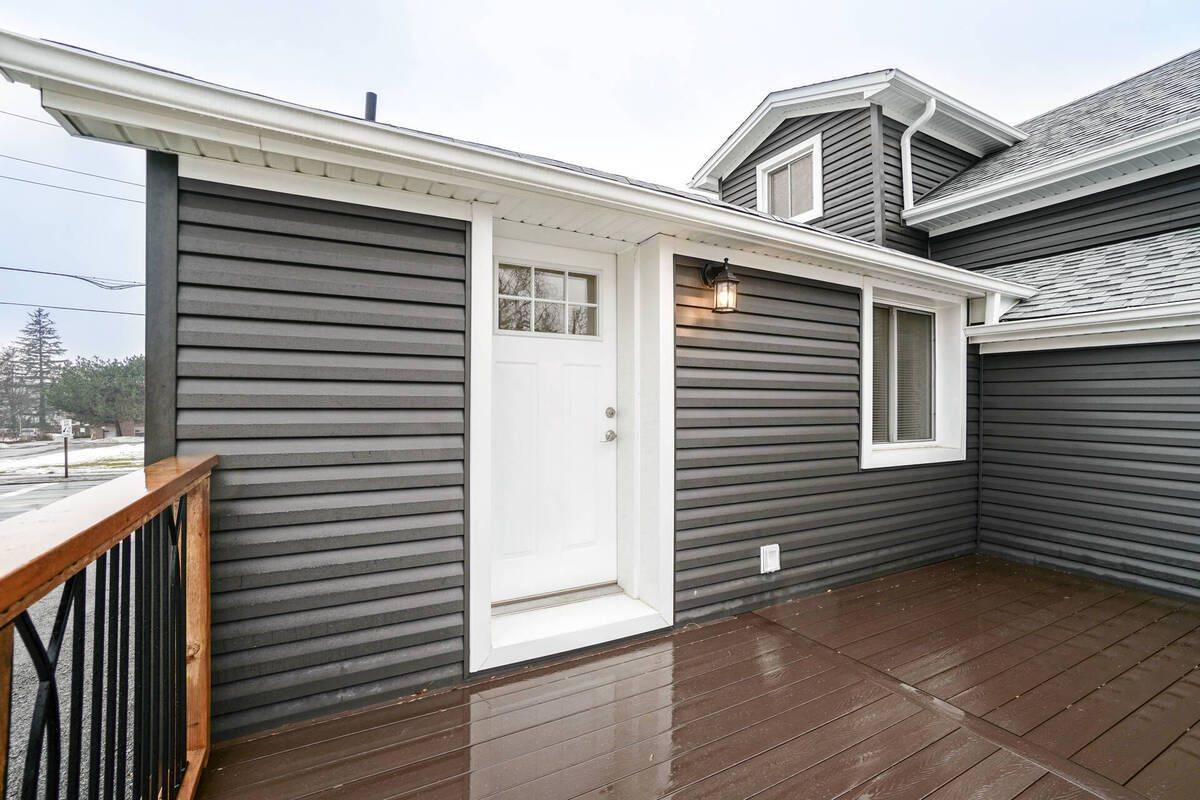 Oshawa, ON L1H 4K8,865 Simcoe ST S