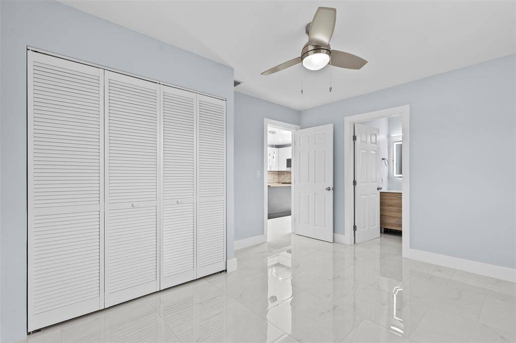877 Coral Dr, West Palm Beach, FL 33415