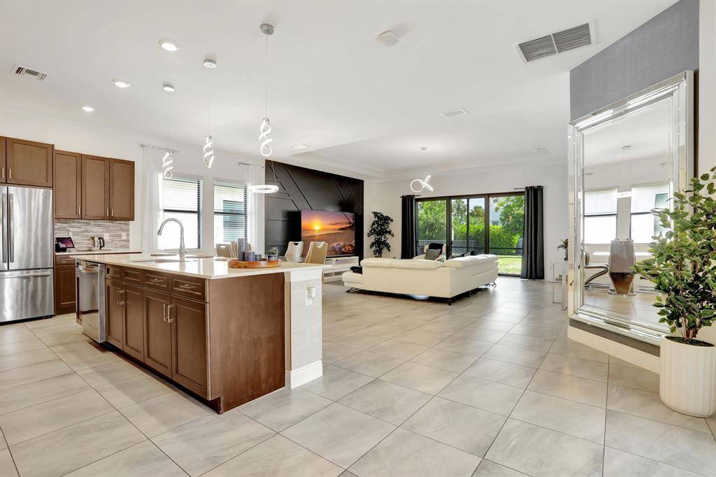 Parkland, FL 33076,11790 Waterway Cir