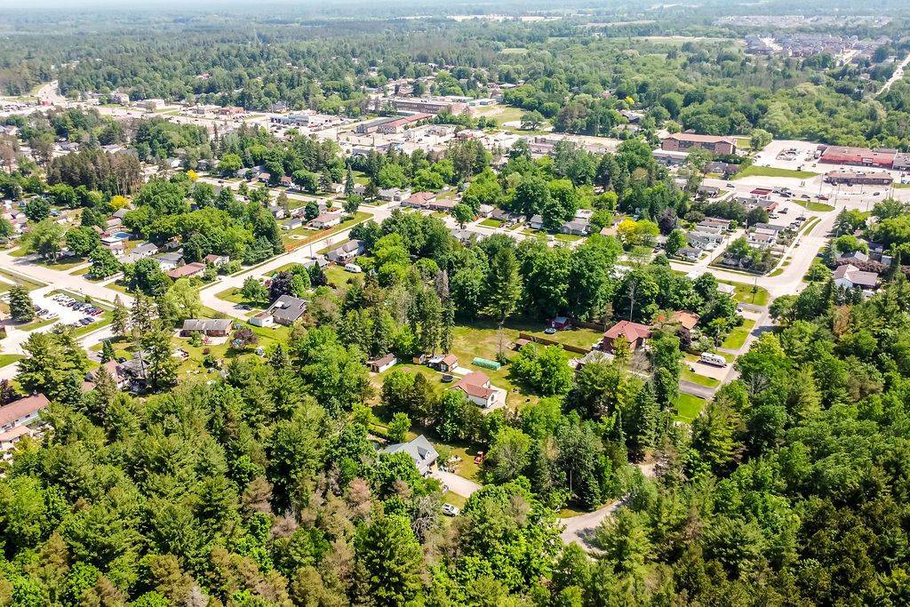 Essa, ON L0M 1B2,27B Pine River RD
