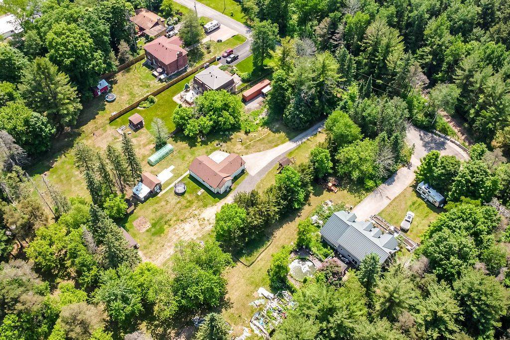 Essa, ON L0M 1B2,27B Pine River RD