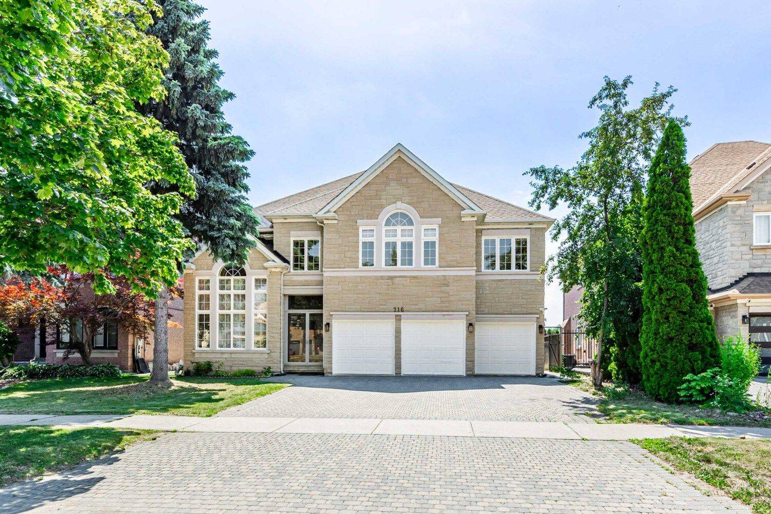 216 Boake TRL, Richmond Hill, ON L4B 3Z6