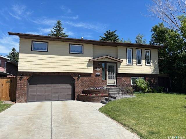 247 Whitecap CRESCENT, Saskatoon, SK S7M 5C6