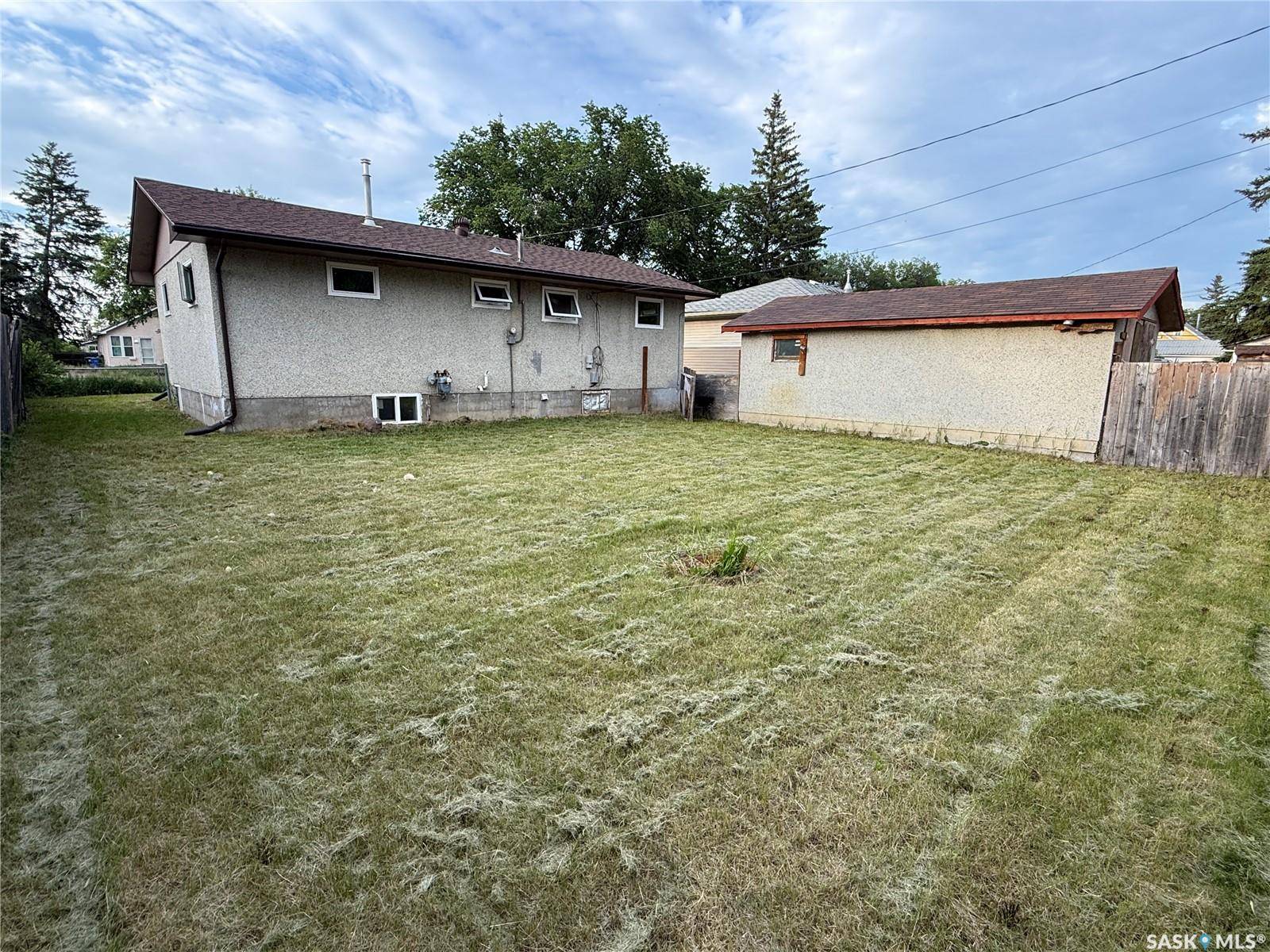 Prince Albert, SK S6V 3T8,1835 15th STREET W