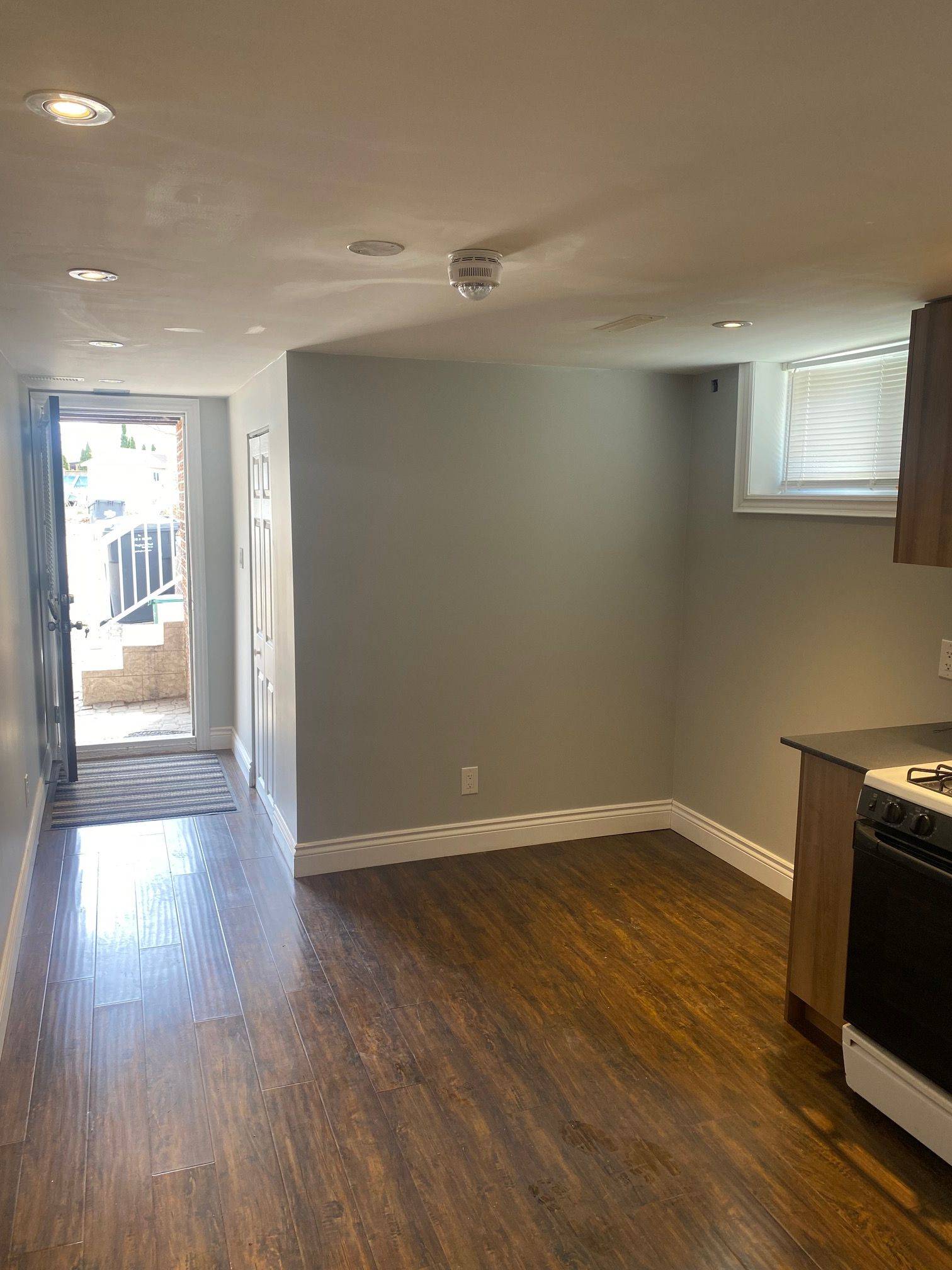 Mississauga, ON L4Y 3B4,3083 Rymal RD