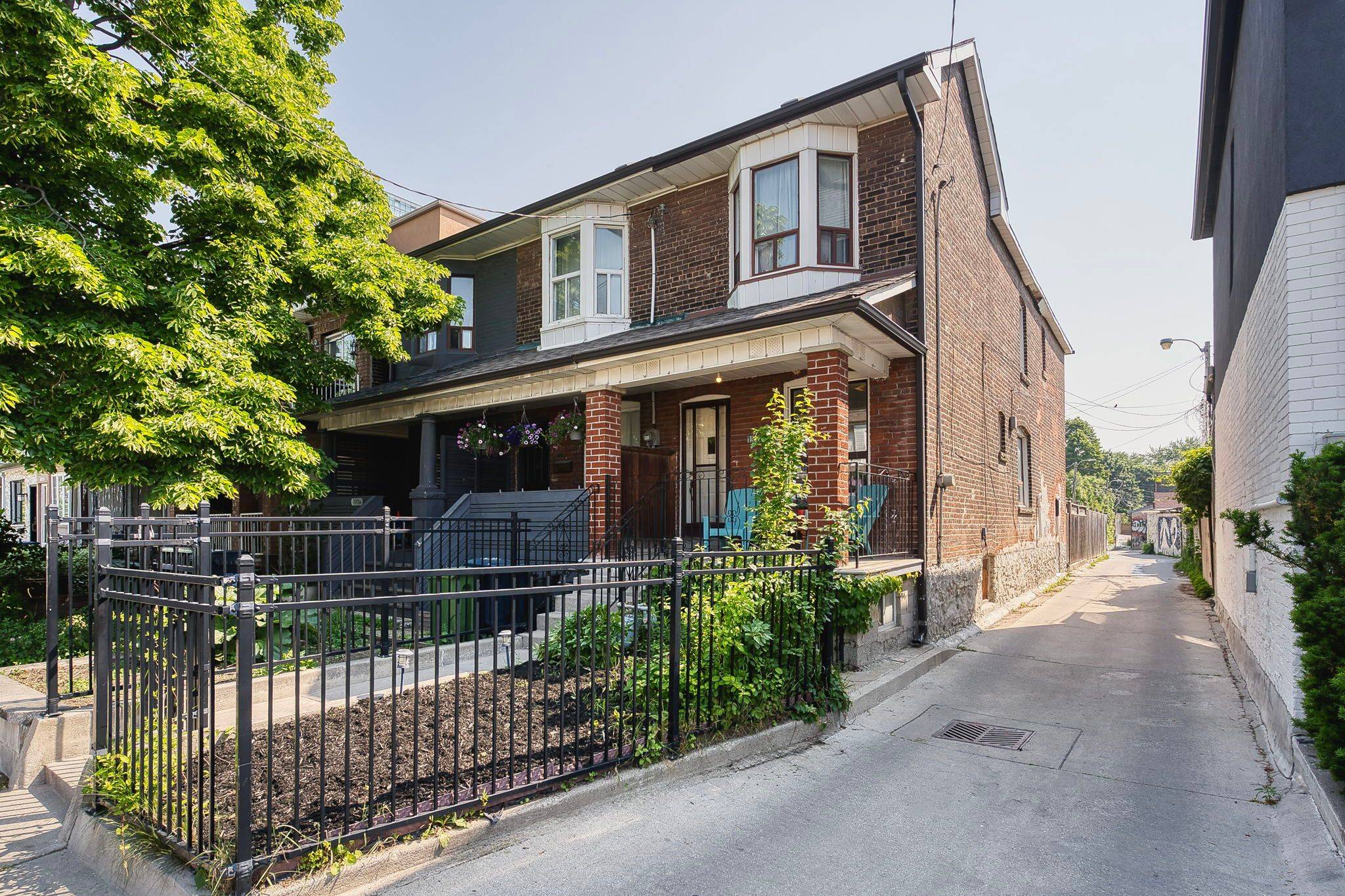 Toronto W02, ON M6H 3T7,191 Emerson AVE