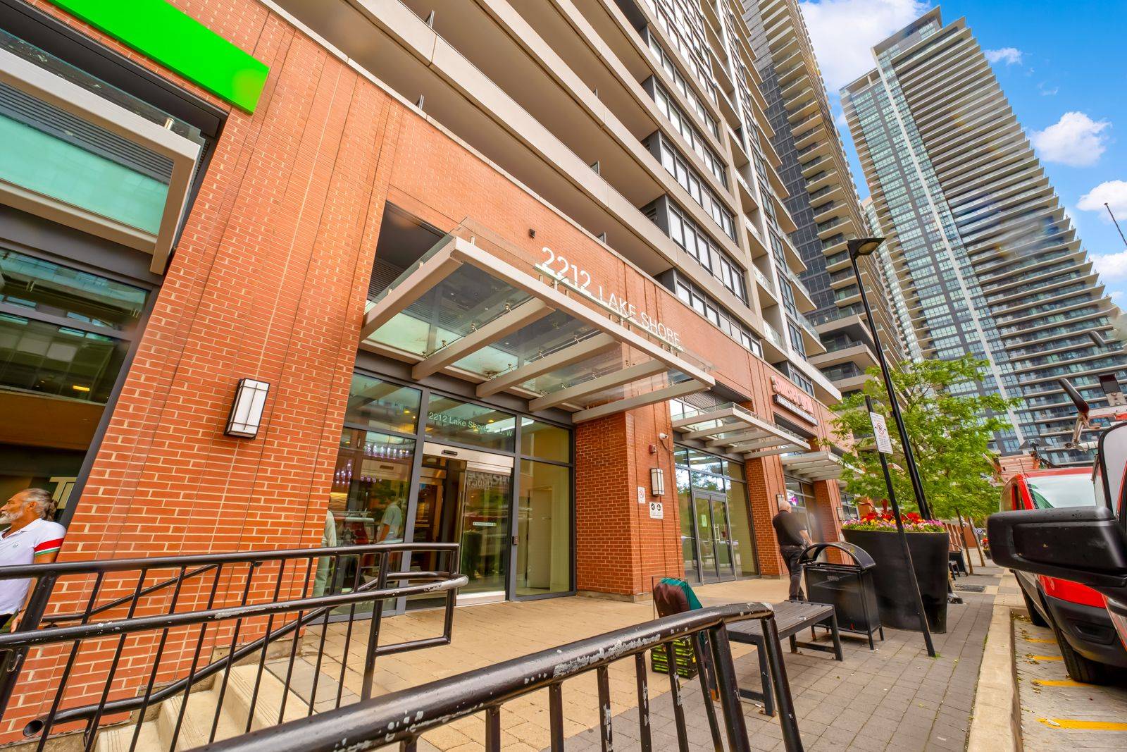 Toronto W06, ON M8V 1A4,2212 Lake Shore BLVD W #2509