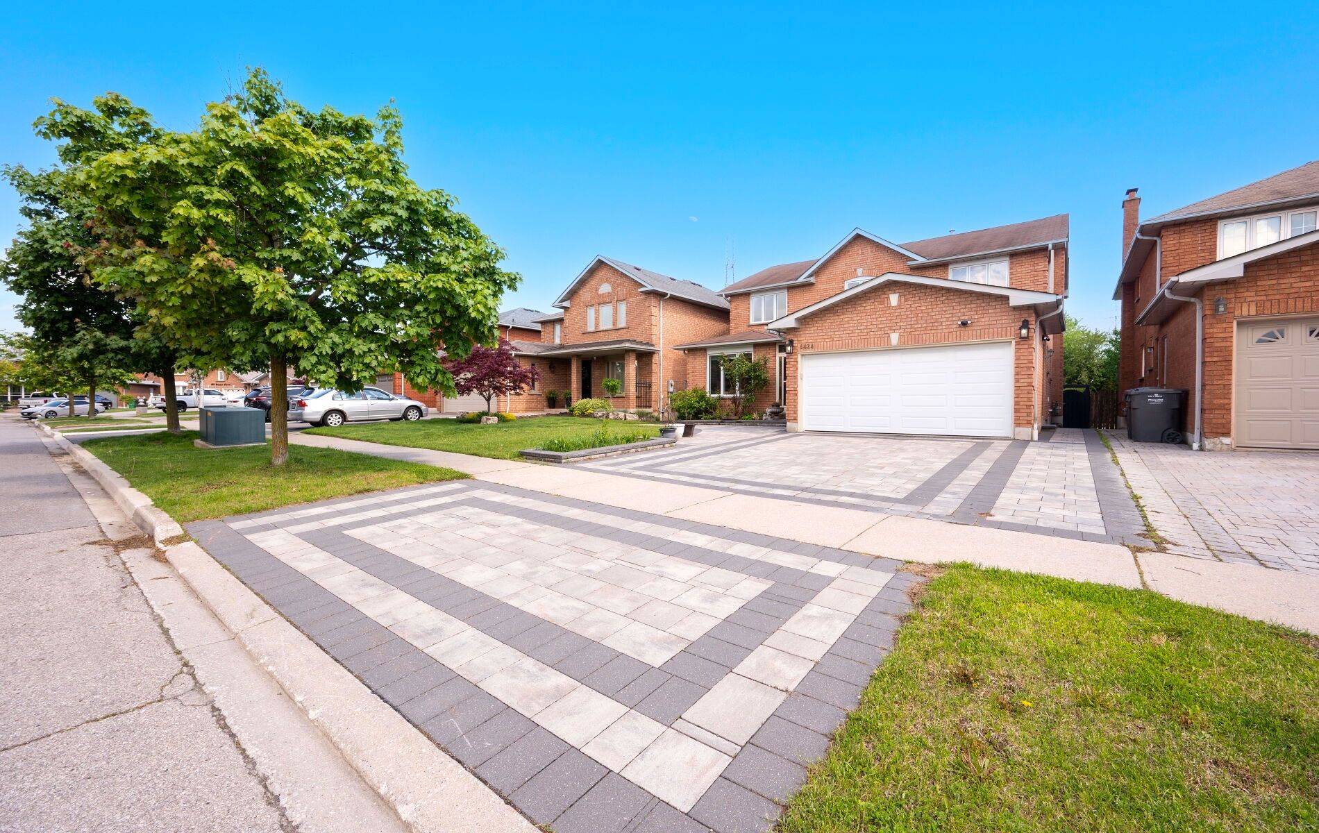 Mississauga, ON L5V 1E2,4424 Grassland CRES