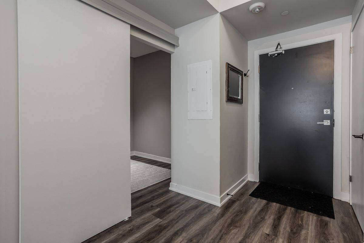 Burlington, ON L7L 0J4,5220 Dundas ST #D312