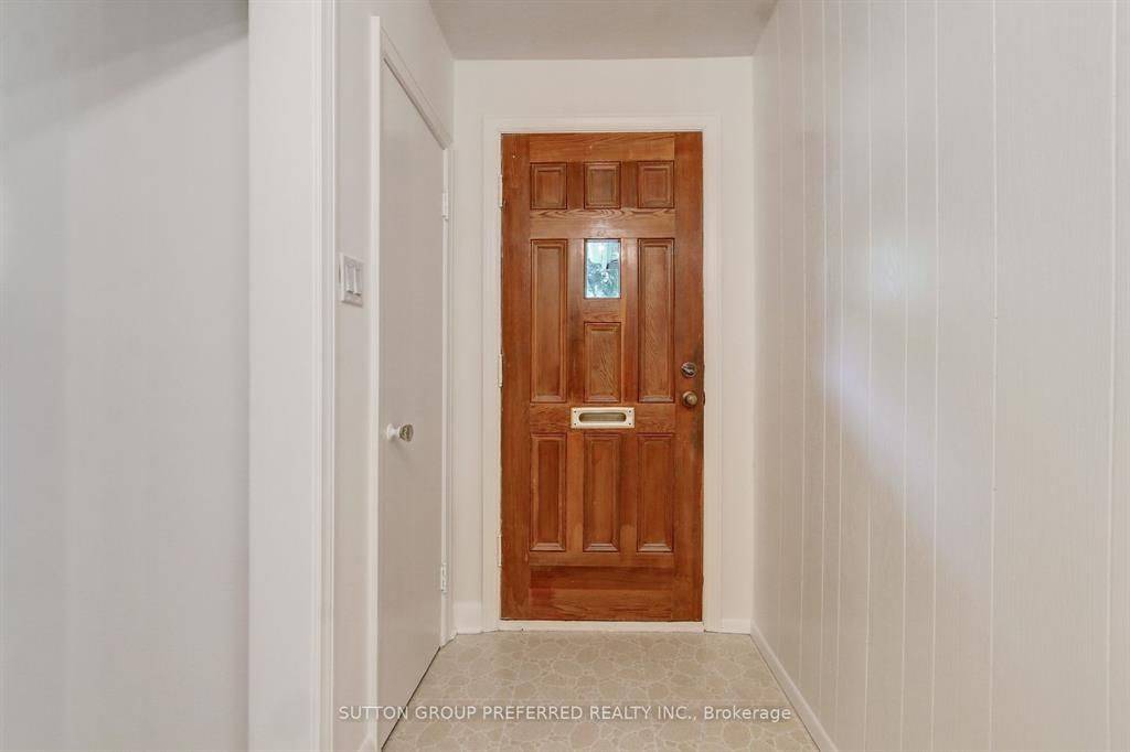 London South, ON N6K 2J5,388 Colville BLVD