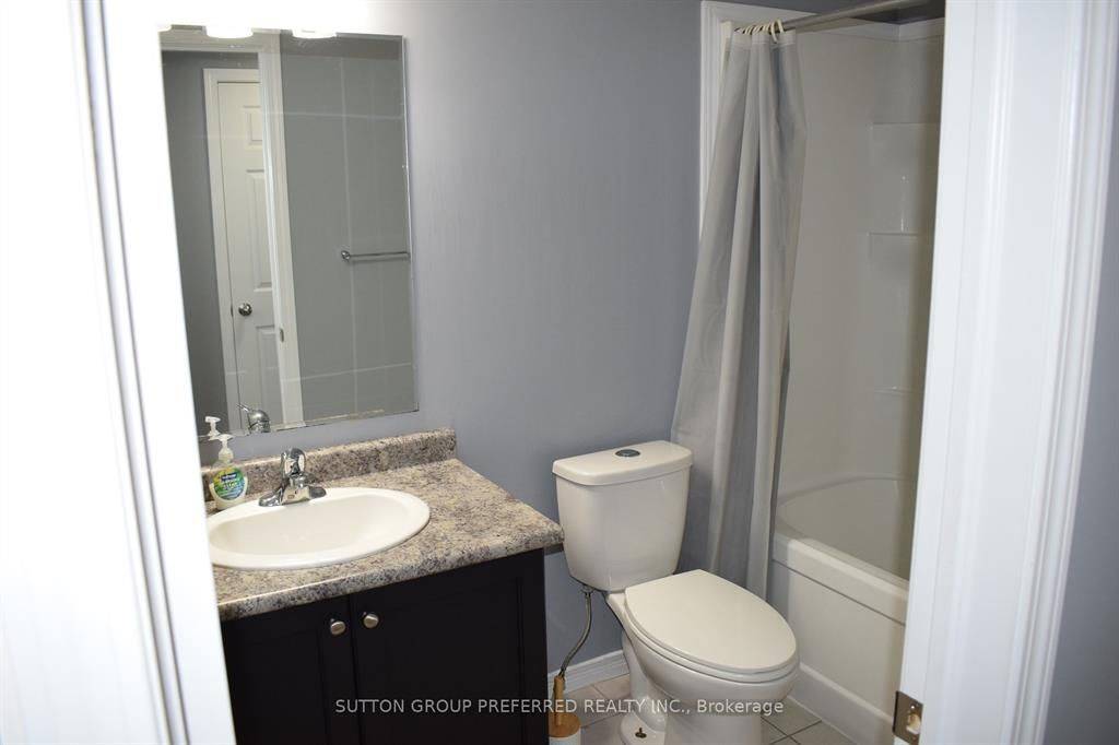 London South, ON N6L 0C7,3200 Singleton AVE #42