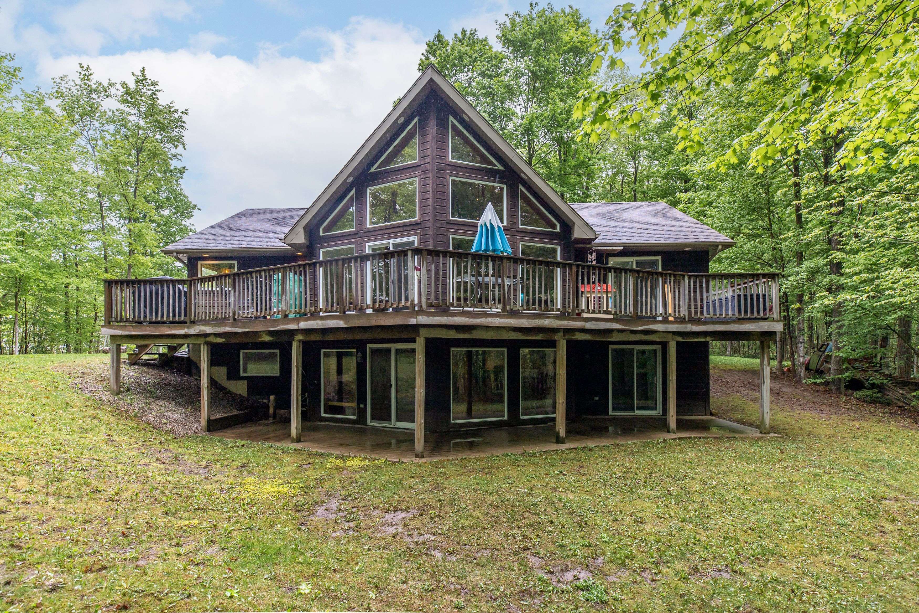 Georgian Bluffs, ON N0H 2T0,019249 6 HWY
