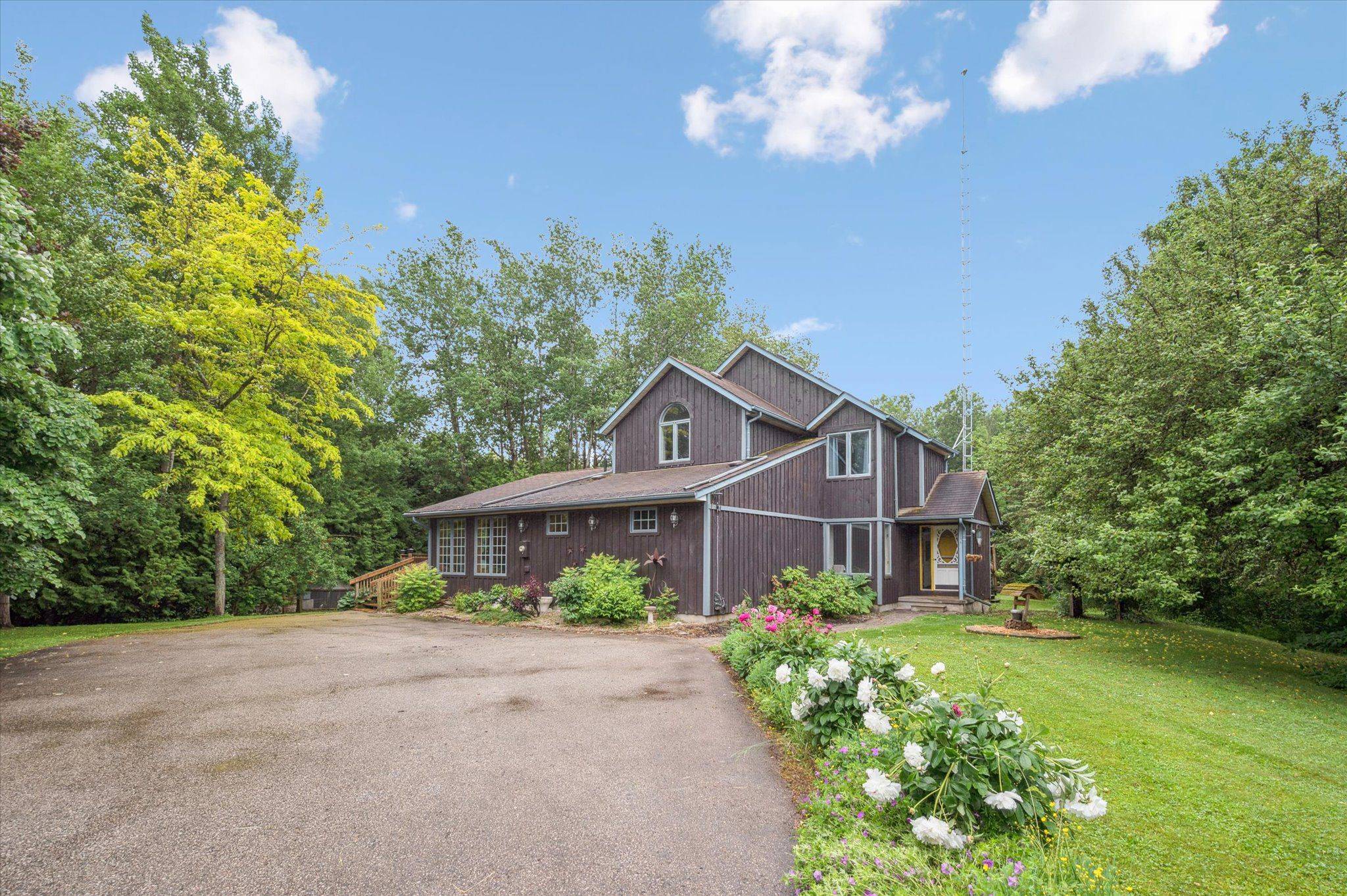 Centre Wellington, ON N0B 1J0,6258 Wellington Rd. 26 RD