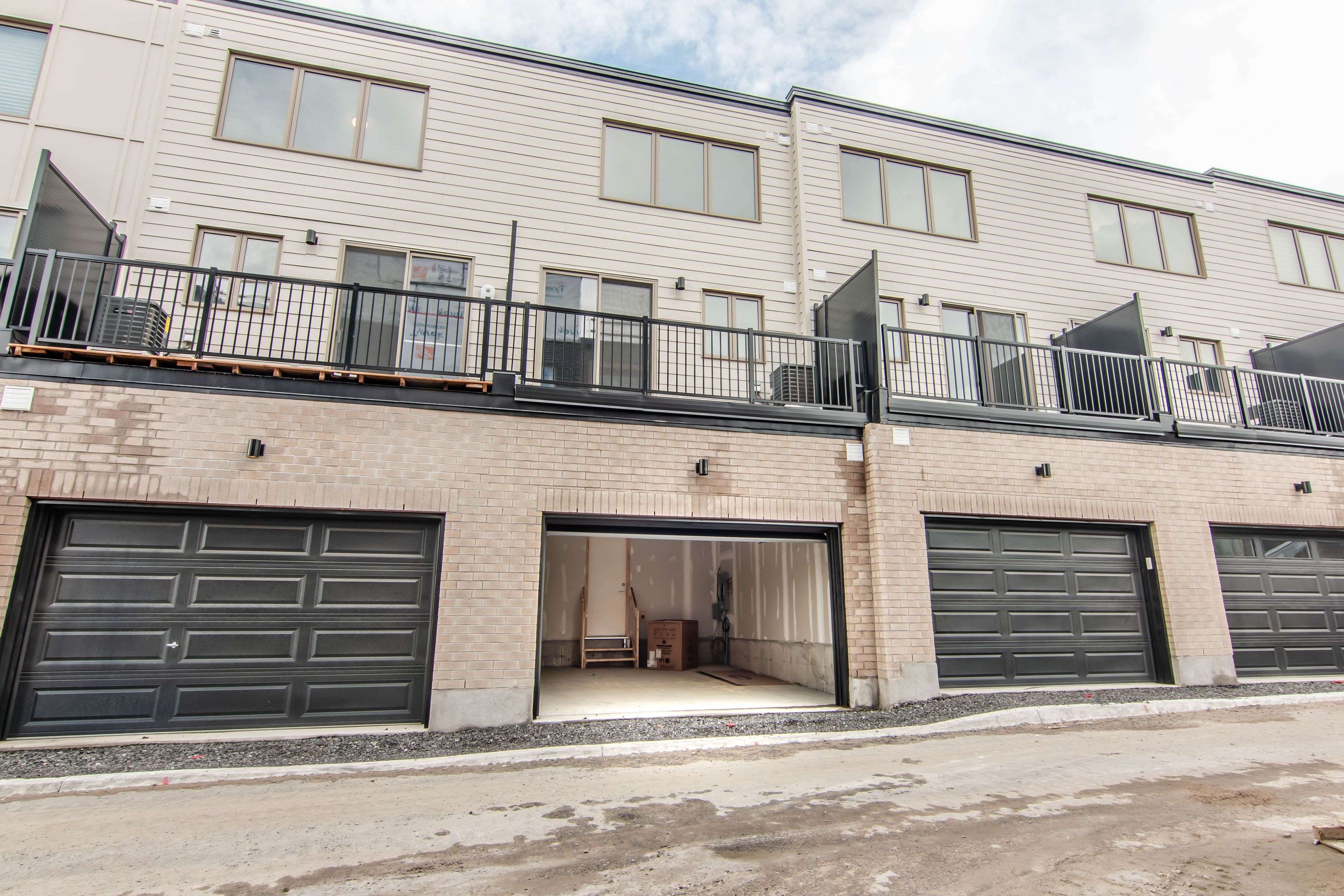 Manor Park - Cardinal Glen And Area, ON K1K 0K5,1404 Hemlock RD