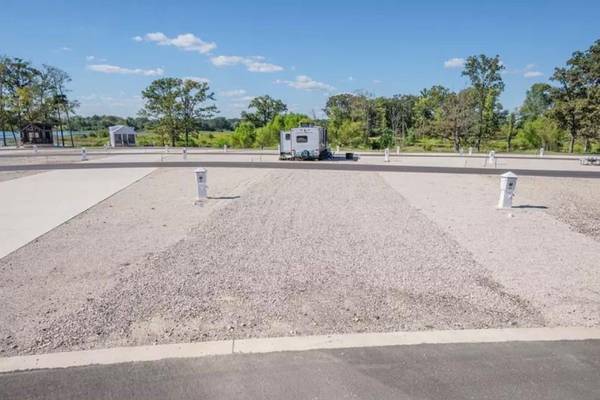 50 County Road 3227 #63, Mount Pleasant, TX 75455